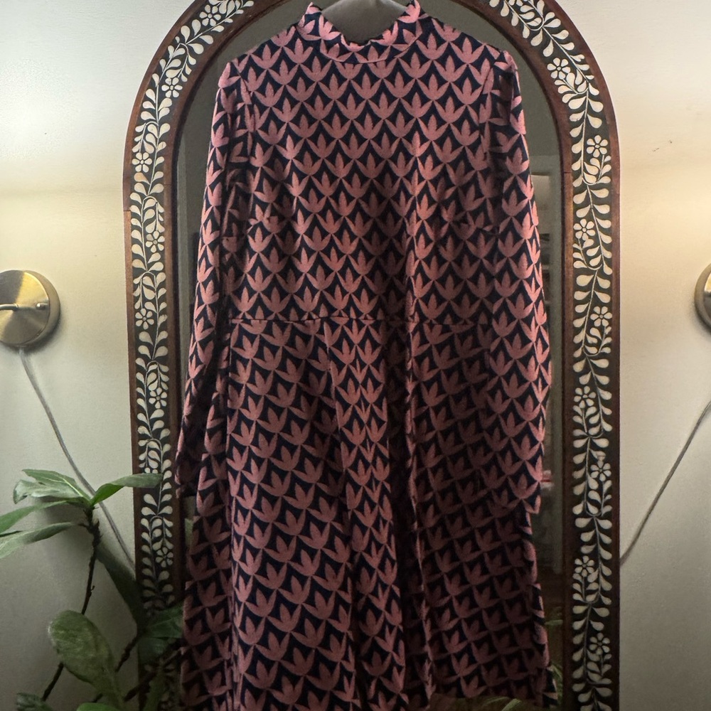 Boden: Elegant Pink and navy Patterned Dress